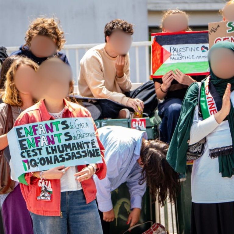Au côté des lycéens de Saint-Léonard, de Limoges, qui se soulèvent pour que cesse le massacre en cours à Gaza.
