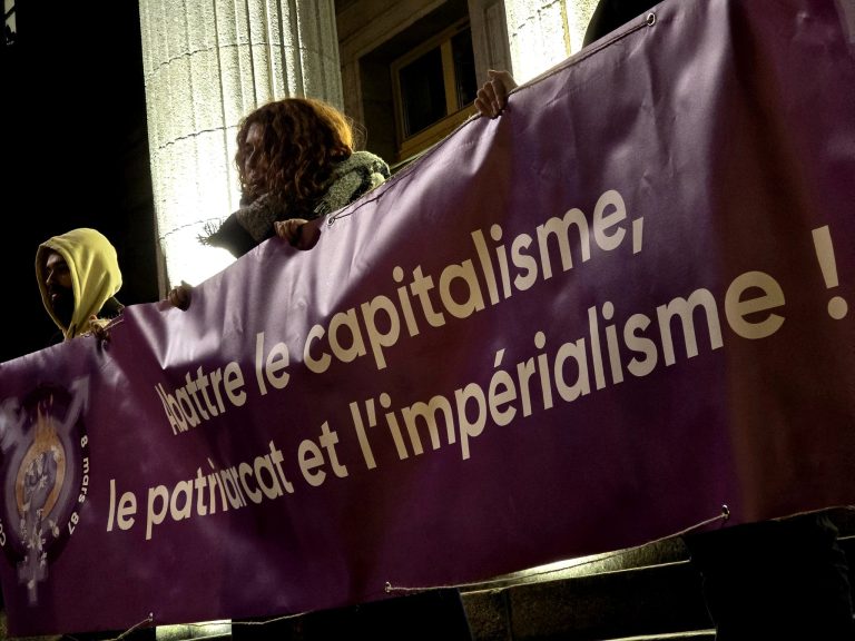 Rassemblement pour l&rsquo;élimination de la violence à l&rsquo;égard des femmes Place d&rsquo;Aine à Limoges