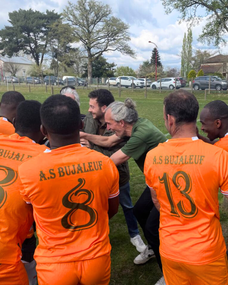 Au bord du terrain pour Bujaleuf contre Beaubreuil