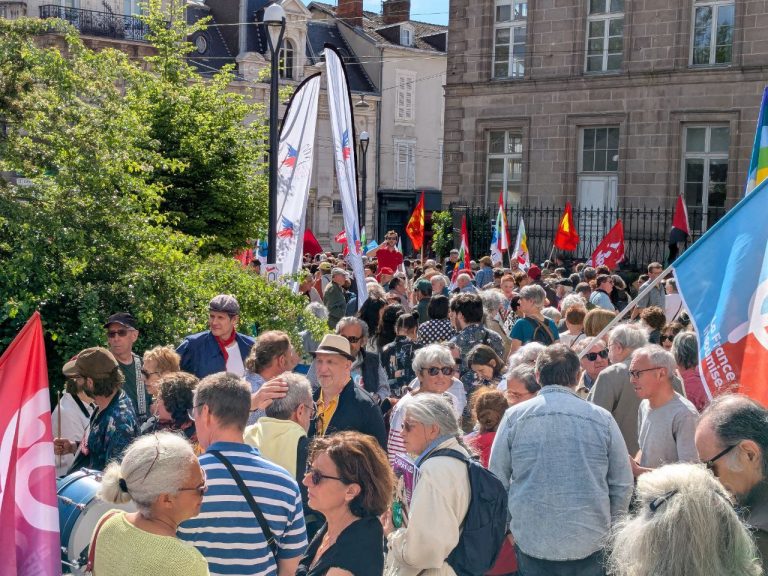 Belle et grande fête pour célébrer les luttes des travailleurs et travailleuses !