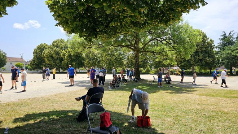 Tournoi de pétanque handi-valide à Feytiat